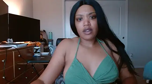 thekelliecapri online show from December 9, 2024, 11:24 pm