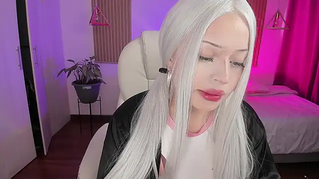 Kendall Bunnyy online show from December 14, 2025, 6:56 pm