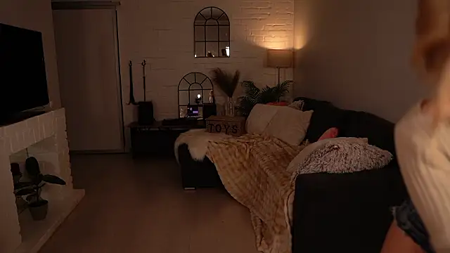 Snapshot of Heidi11 chatting on March 4, 2026, 5:30 pm Heidi11 online show from March 4, 2026, 5:30 pm