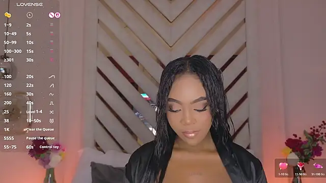 Lola King online show from July 21, 2026, 4:04 am