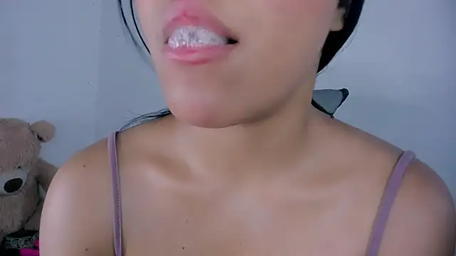 veky saliva01 online show from May 24, 2026, 8:41 am
