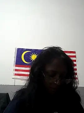 mamakarma1403 online show from November 6, 2025, 4:41 pm