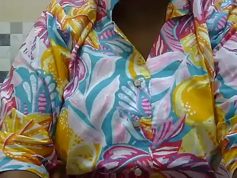 Snapshot of MONICA-LOVE chatting on October 24, 2025, 2:02 pm MONICA-LOVE online show from October 24, 2025, 2:02 pm