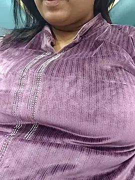 Snapshot of MONICA-LOVE chatting on November 19, 2025, 4:29 pm MONICA-LOVE online show from November 19, 2025, 4:29 pm