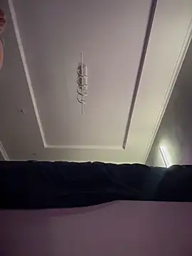 JoyFulLicss online show from April 18, 2026, 7:07 pm