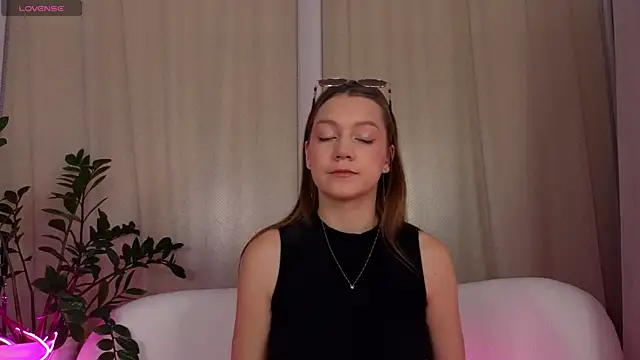 AliceBrayan online show from March 17, 2025, 5:12 am