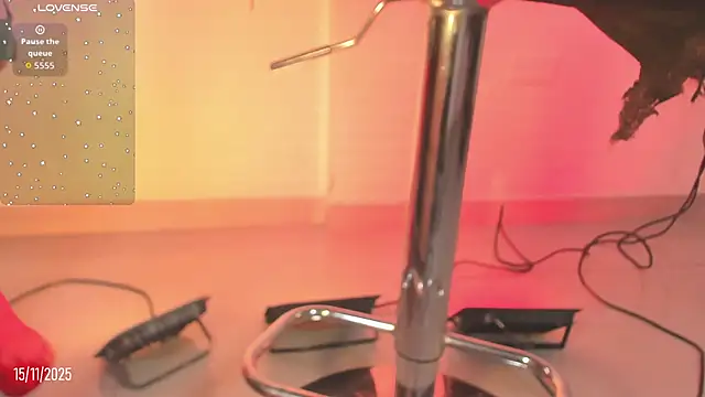 Sofia Burbano online show from November 15, 2025, 8:38 pm