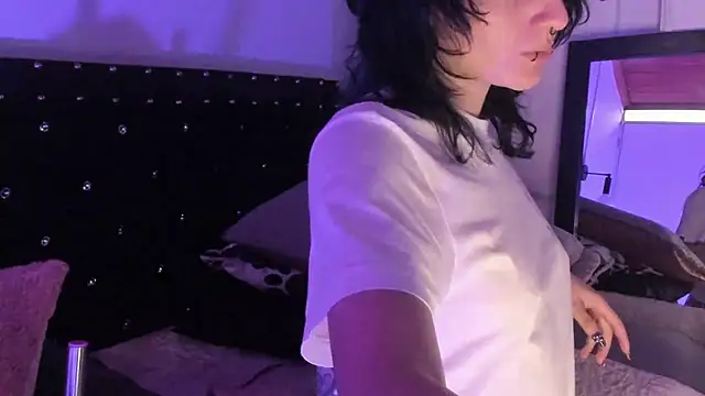 Ghosty Doll online show from November 24, 2025, 8:19 pm