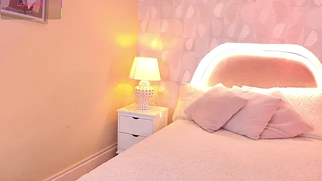 april rousse online show from September 9, 2025, 12:15 pm