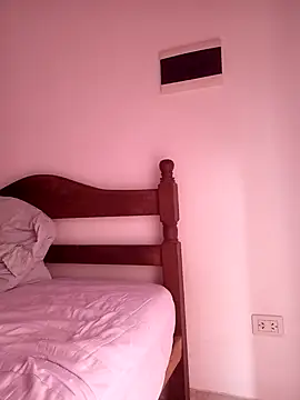 Loliluz 2095 online show from March 27, 2026, 7:35 pm