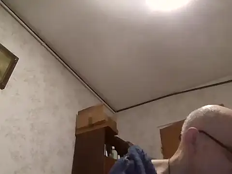 mariusica1xh online show from November 26, 2025, 8:54 pm