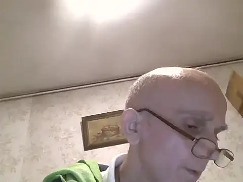 mariusica1xh online show from December 2, 2025, 11:23 pm