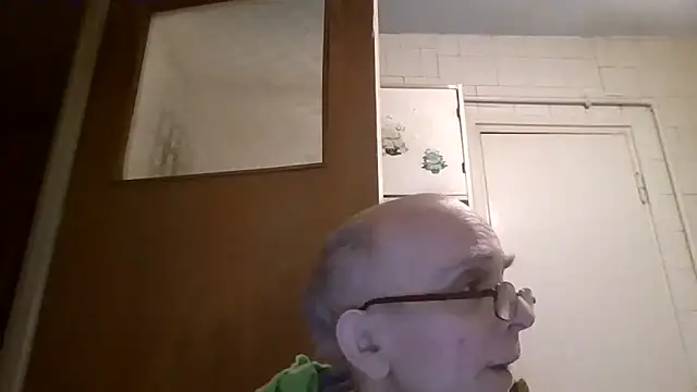 mariusica1xh online show from February 9, 2026, 6:23 pm