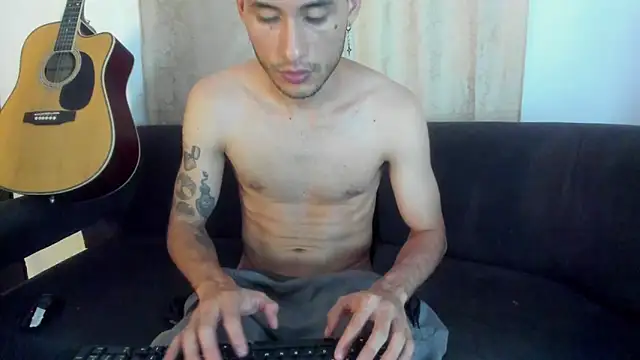 Henrikk senn online show from October 27, 2025, 3:21 am