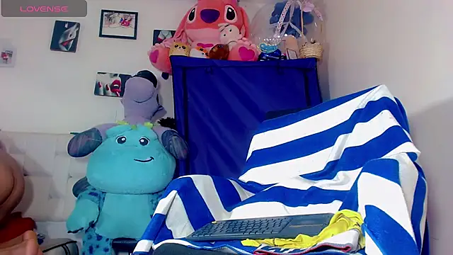 Snapshot of nicol_gill_ chatting on January 17, 2025, 11:17 am nicol gill online show from January 17, 2025, 11:17 am