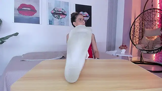 Angela donnato online show from September 18, 2025, 3:30 am