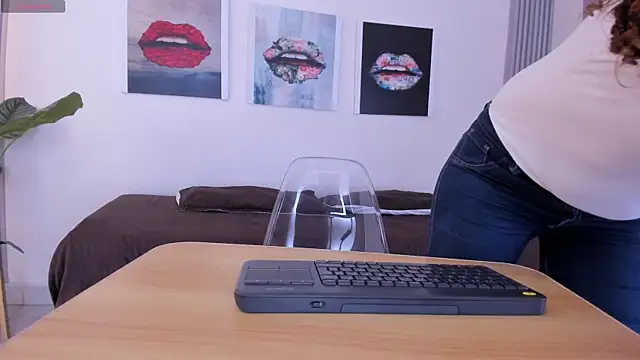 Angela donnato online show from January 12, 2026, 3:45 am