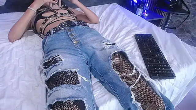 bellatrix25 online show from December 6, 2024, 11:47 pm