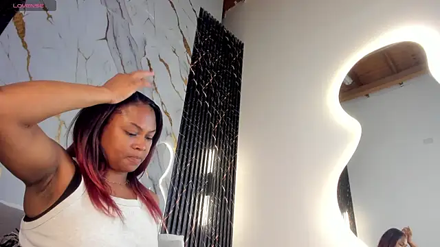 ebony hot1 online show from April 7, 2026, 2:06 pm