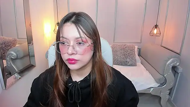 Lanna18 online show from October 14, 2025, 11:44 am