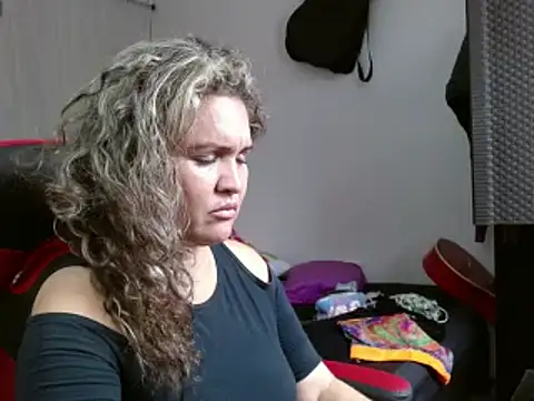 helenca43 online show from February 28, 2025, 7:14 pm