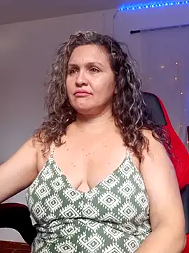 helenca43 online show from March 8, 2025, 9:18 pm