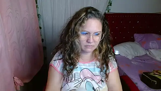 helenca43 online show from November 20, 2025, 8:14 am