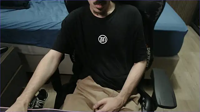 Snapshot of ViniBruv chatting on February 22, 2026, 2:45 am ViniBruv online show from February 22, 2026, 2:45 am