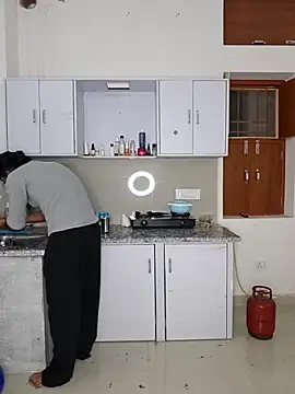 riya190 online show from April 23, 2026, 5:37 pm