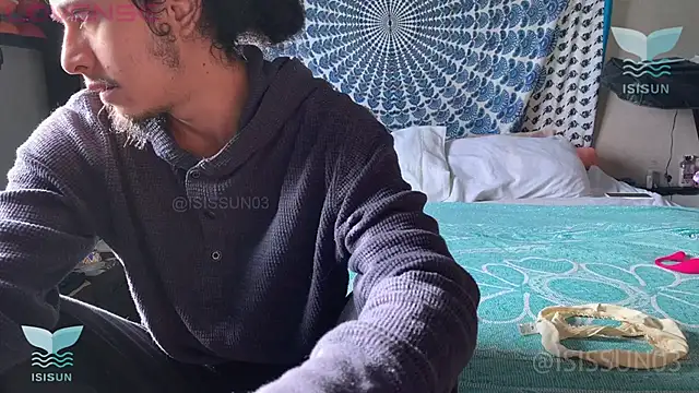 isissun03 online show from November 10, 2025, 12:37 pm