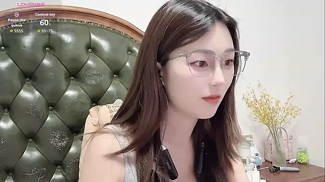 Snapshot of Sweet-Angel999 chatting on July 10, 2026, 2:52 pm Sweet-Angel999 online show from July 10, 2026, 2:52 pm