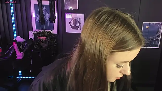 Lily Moonlight online show from January 14, 2025, 11:42 am