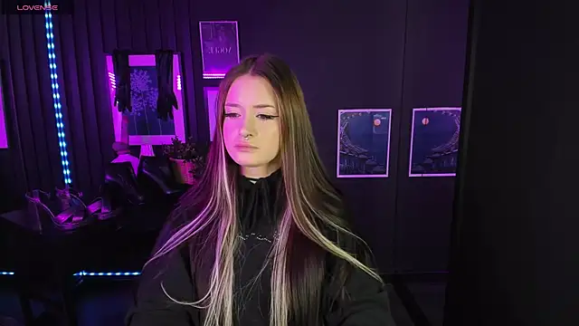 Lily Moonlight online show from February 10, 2025, 1:55 pm