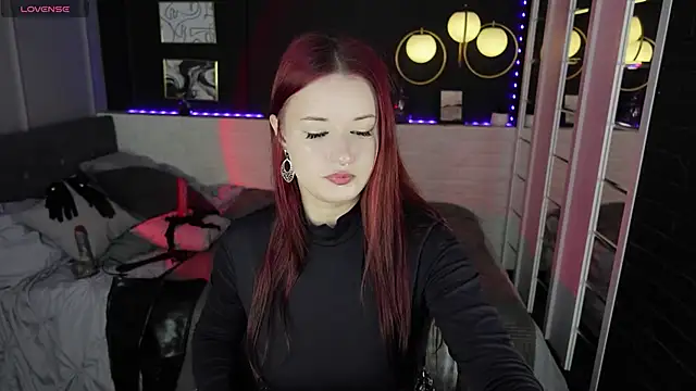 Lily Moonlight online show from October 1, 2025, 7:25 am