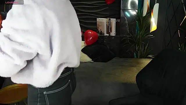 Snapshot of Lily_Moonlight chatting on February 8, 2026, 7:12 am Lily Moonlight online show from February 8, 2026, 7:12 am