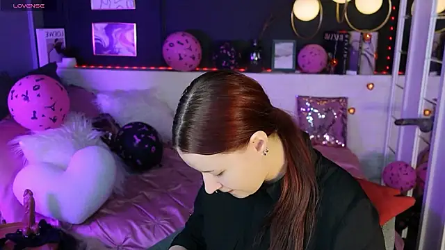 Snapshot of Lily_Moonlight chatting on February 11, 2026, 7:02 am Lily Moonlight online show from February 11, 2026, 7:02 am