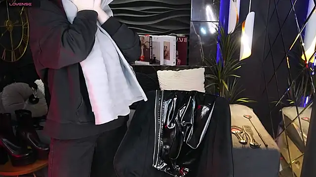 Snapshot of Lily_Moonlight chatting on February 25, 2026, 7:07 am Lily Moonlight online show from February 25, 2026, 7:07 am