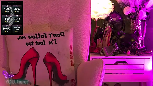 ZoeMesmerize online show from November 12, 2025, 4:02 am