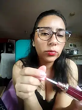 Snapshot of Im_Alma_ chatting on April 29, 2026, 1:37 pm Im Alma online show from April 29, 2026, 1:37 pm