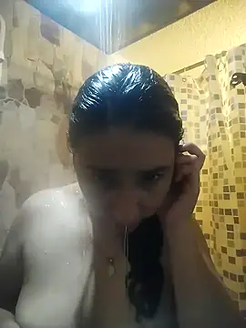 Snapshot of Im_Alma_ chatting on May 20, 2026, 12:33 pm Im Alma online show from May 20, 2026, 12:33 pm