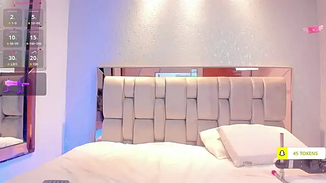 Snapshot of RoseTaylor__ chatting on October 24, 2025, 4:53 am RoseTaylor online show from October 24, 2025, 4:53 am