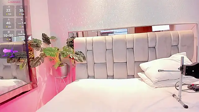 Snapshot of RoseTaylor__ chatting on November 29, 2025, 5:21 am RoseTaylor online show from November 29, 2025, 5:21 am