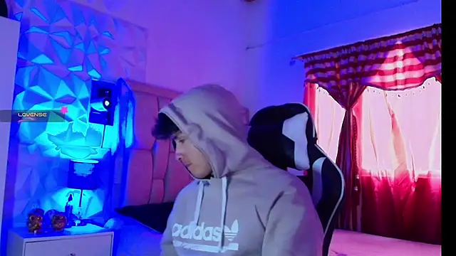 santyago taylor online show from January 3, 2025, 9:57 pm