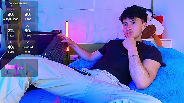 santyago taylor online show from September 25, 2025, 8:01 pm