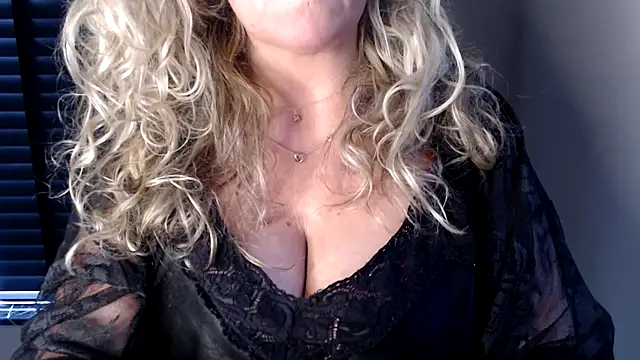 JenniLowen online show from January 2, 2025, 11:09 am