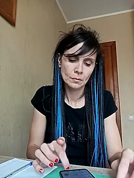 Francenia lolis online show from October 2, 2025, 8:54 am