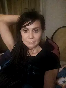 Francenia lolis online show from February 13, 2026, 7:43 pm