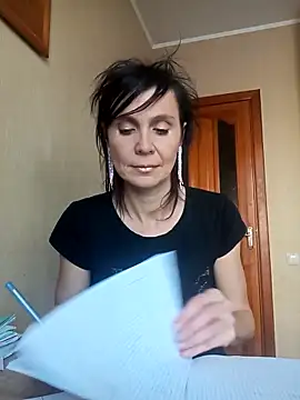 Francenia lolis online show from February 16, 2026, 8:54 am