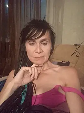 Francenia lolis online show from July 23, 2026, 6:50 pm