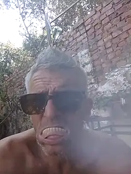 Snapshot of NICJOHNS chatting on February 1, 2026, 2:26 pm NICJOHNS online show from February 1, 2026, 2:26 pm